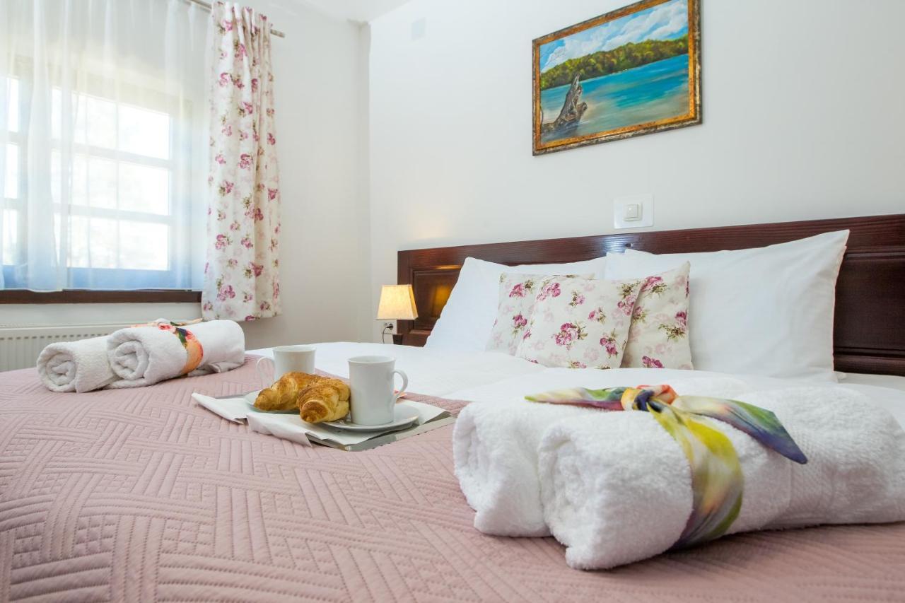 B&B Lady Of The Lake Йезерце Екстериор снимка
