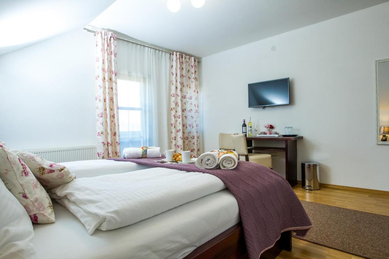 B&B Lady Of The Lake Йезерце Екстериор снимка